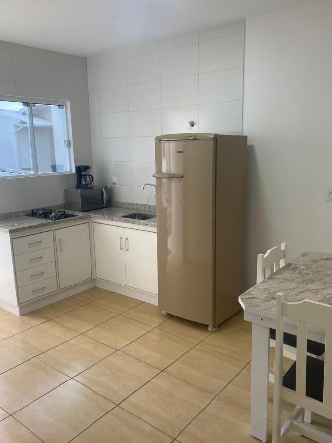 Ap Frente à Praça Bem Localizado 02 Apartamento *